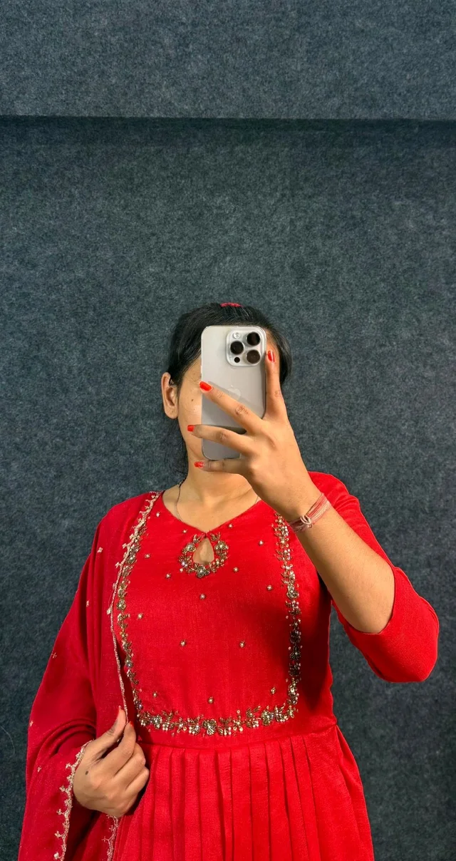 Lekha - L, Red