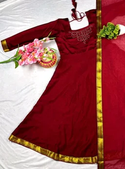 Sonali - M, Maroon