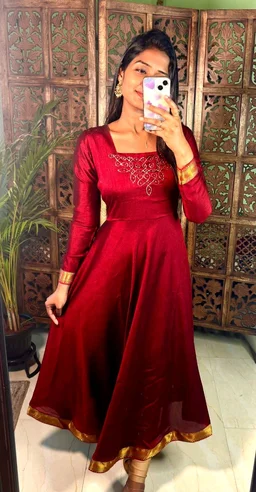 Sonali - L, Maroon