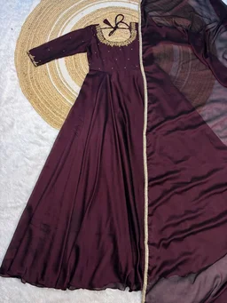 Meera - S, Wine