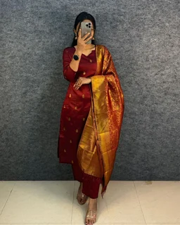 Diya – Premium Banarasi Silk 3-Piece Set - S, Maroon