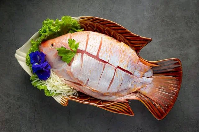 Red snapper currycut with head