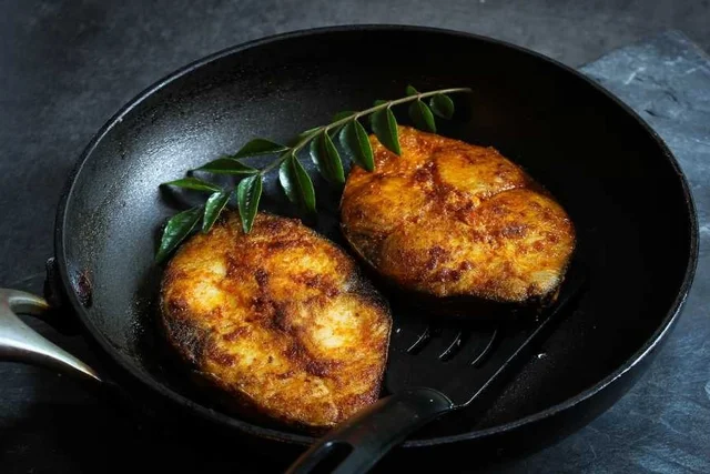 Machh Bhaja - 2pcs