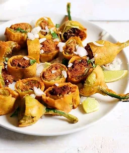 Cut Mirchi Bajji Plate Veg Sv