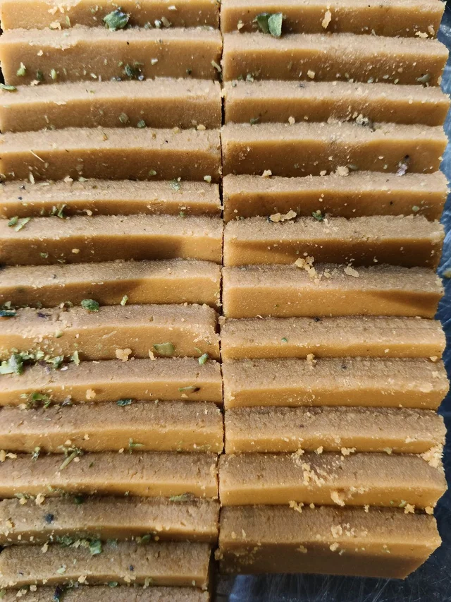Cream Burfee - 1Kg