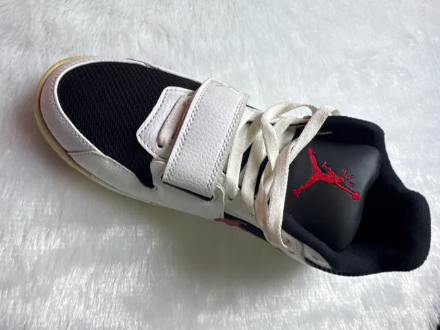 Travis Scott Jumpman University Red - UK 6