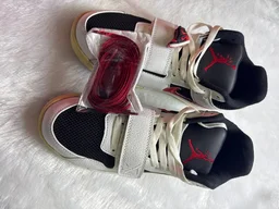 Travis Scott Jumpman University Red - UK 6