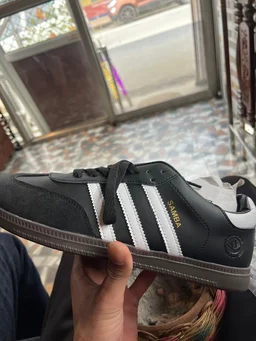Adidas Samba Black - UK 6