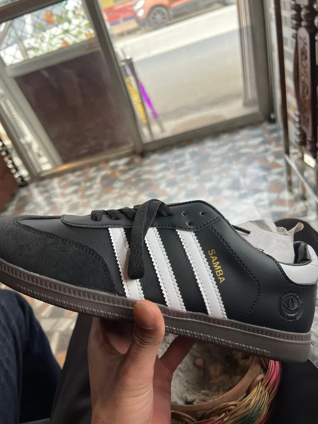 Adidas Samba Black - UK 6
