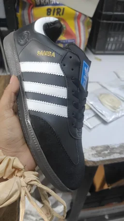 Adidas Samba Black - UK 6