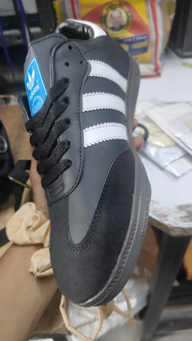 Adidas Samba Black - UK 6