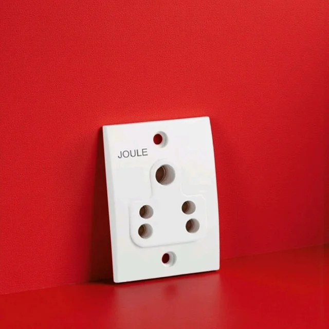 6 AMP. 2 IN 1 SOCKET