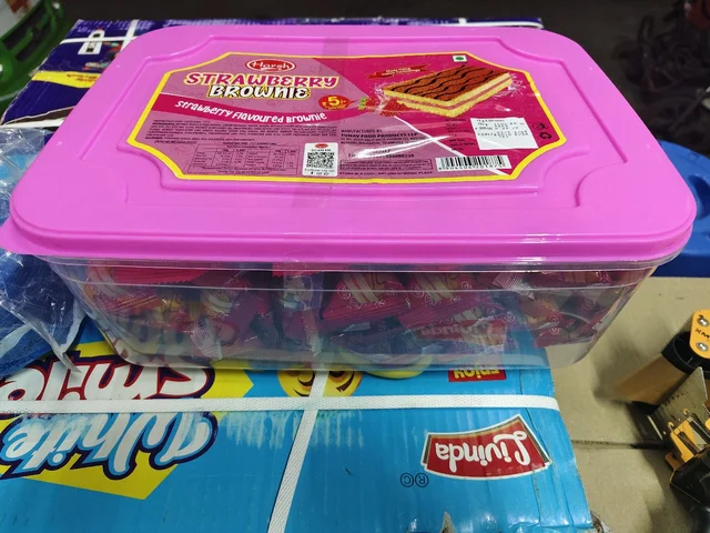 5/- Strawberry Cake Contouner 