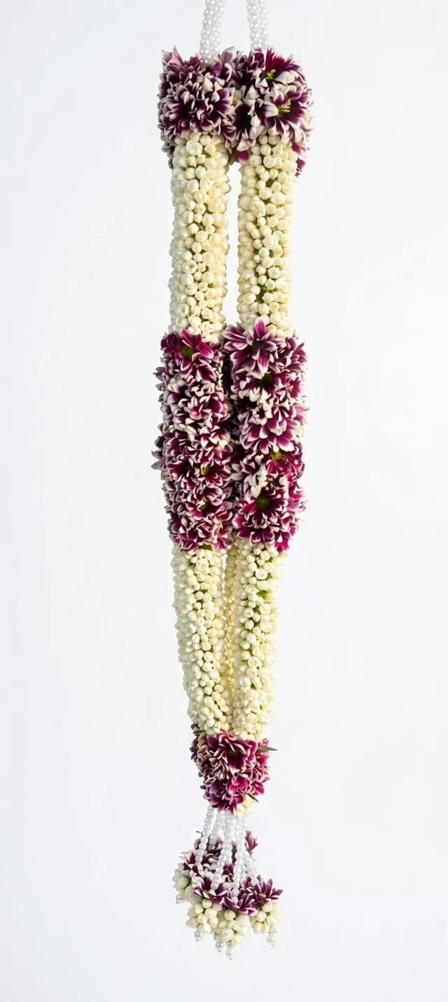 SSBPG Delightful White And Purple Garland - 4foot