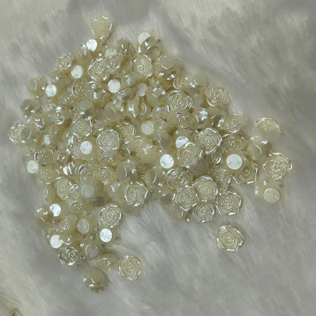 🌸 Mini Rose Beads – Pearl Finish (25 Grams)
