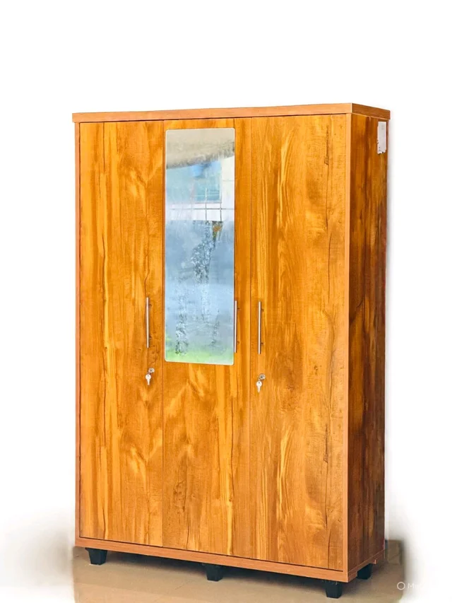 3-DOOR WARDROBE