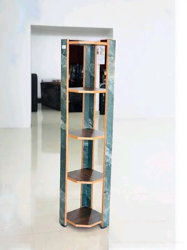 CORNER STAND-5 STEPS