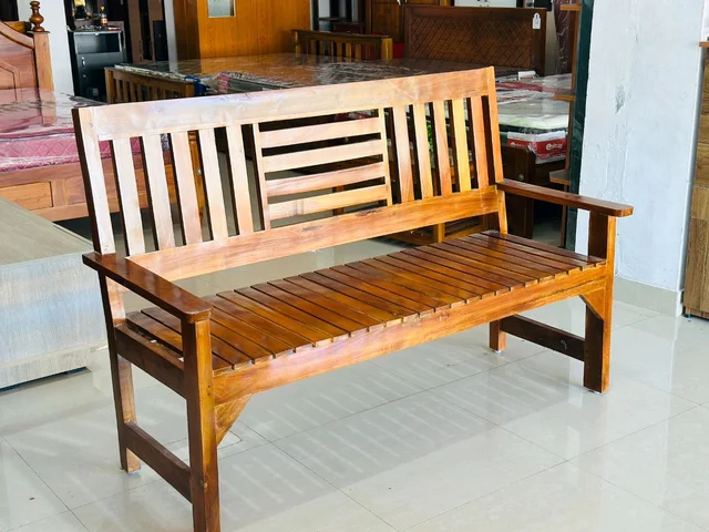 WOODEN SITOUT SETTY