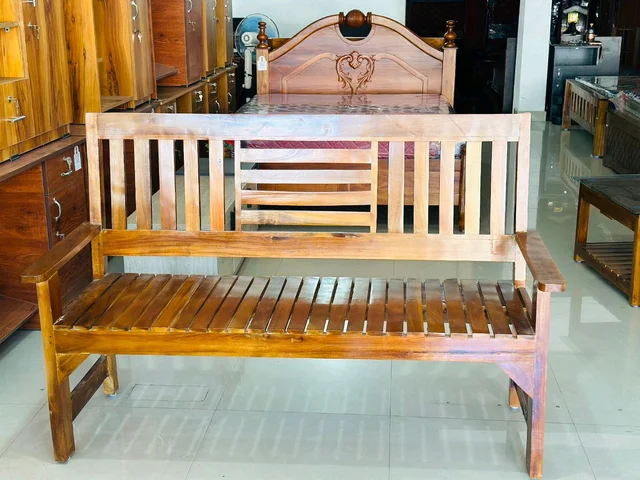WOODEN SITOUT SETTY
