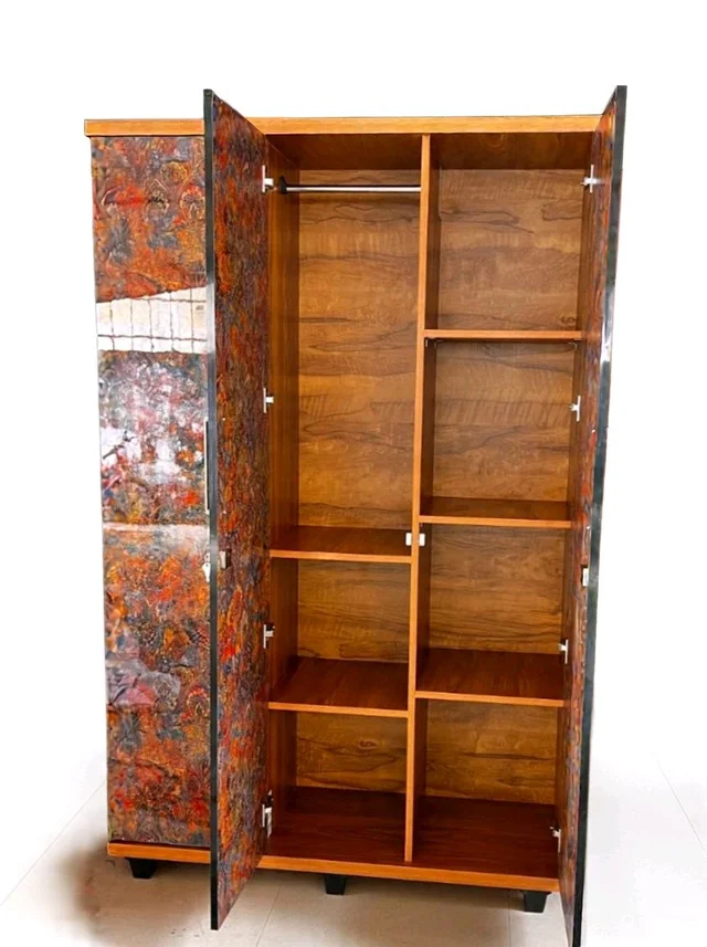 3 DOOR UV WARDROBE
