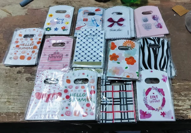 Now impress your buyers with cute mini shopping bags, which can be used to store or gift any small stuff Each pkt has 50 pcs
