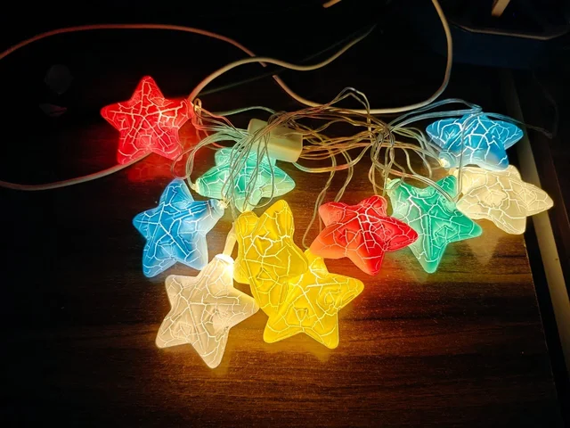 Cracked pattern string lights in 5 different patterns 10 pc in each string(example 10balls/stars)