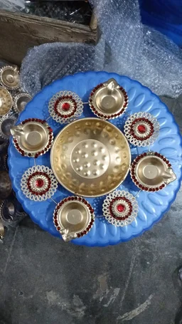10 inch decorated urli Metal