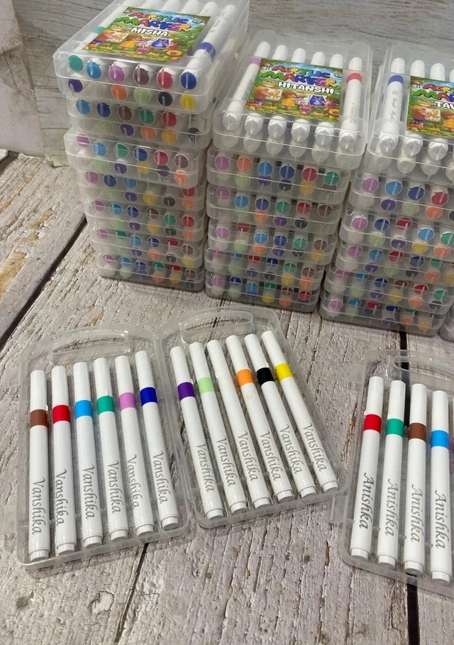Personalized Acrylic Colour Kit includes 12 sketch pens with your name