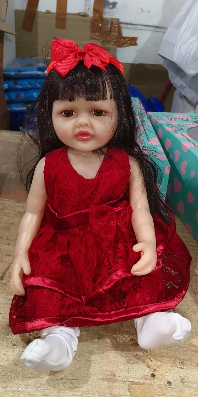 Reborn silicon dolls Almost original With sound like a real baby and box packing Diaper and other stuff included.
