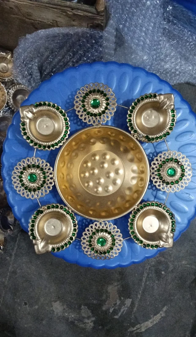 10 inch decorated urli Metal