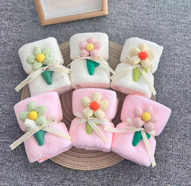 New premium quality hand towels 32*32 cms Color random only