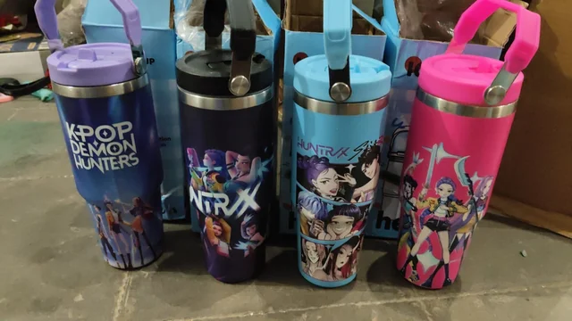 New steel Insulated 900 ml Premium quality kpop tumbler