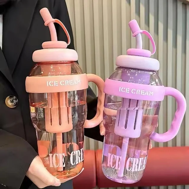 Icecream plastic sipper Premium quality.Color random only