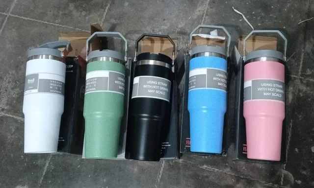 Oasis tumbler 890 ml Color random only. Real pic shared