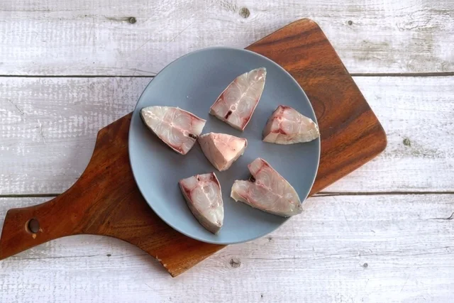freshFin Kukari - medium, 2kg, Cleaned & Sliced Cut
