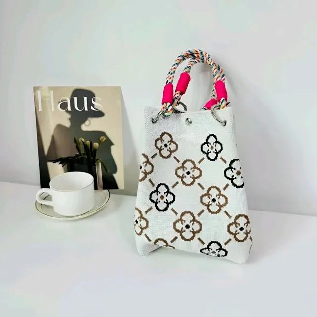 Butterfly Knitted Bucket Bag Women's Fashion Handbag Versatile Knitted Wrist Bag Shopping
