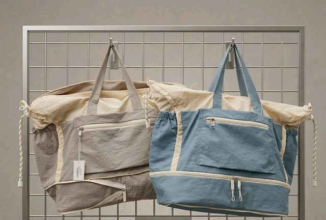 831 TRAVELLING BAG