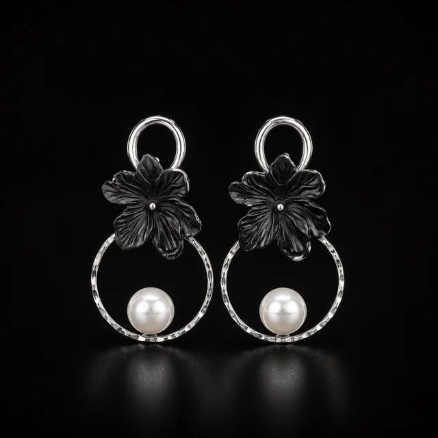 Black Flower Pearl Earring 