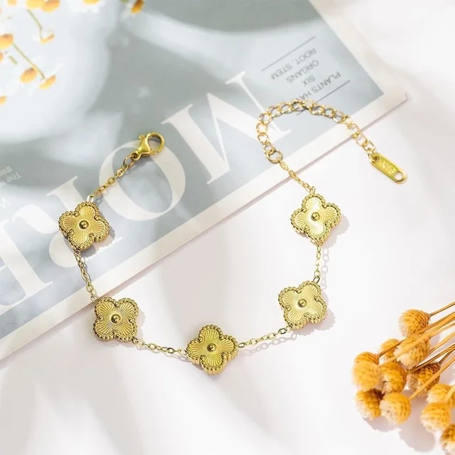Clover Bracelet ( Anti Tarnish ) 