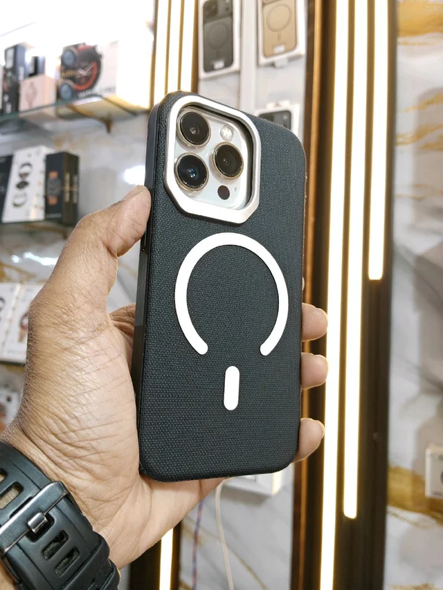 iPhone 13pro/14pro MATTE LEATHER LOOK PREMIUM QUALITY METAL MAGSAFE CASE