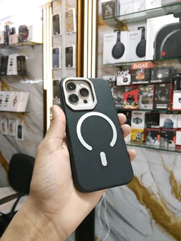 iPhone 13pro/14pro MATTE LEATHER LOOK PREMIUM QUALITY METAL MAGSAFE CASE