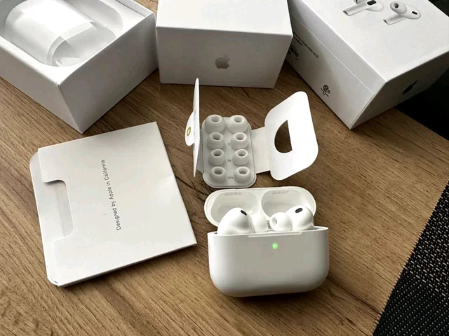 AirPods Pro (2nd generation) Bluetooth Headset (White, True Wireless) ANC All Mode Work