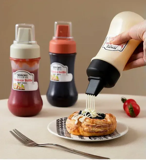5 Hole Squeeze Sauce Bottle (280ML), Portable Plastic Sauce Bottle with Lid Five Holes, Sauce Dispenser Bottle