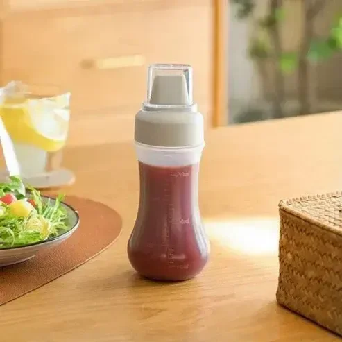 5 Hole Squeeze Sauce Bottle (280ML), Portable Plastic Sauce Bottle with Lid Five Holes, Sauce Dispenser Bottle