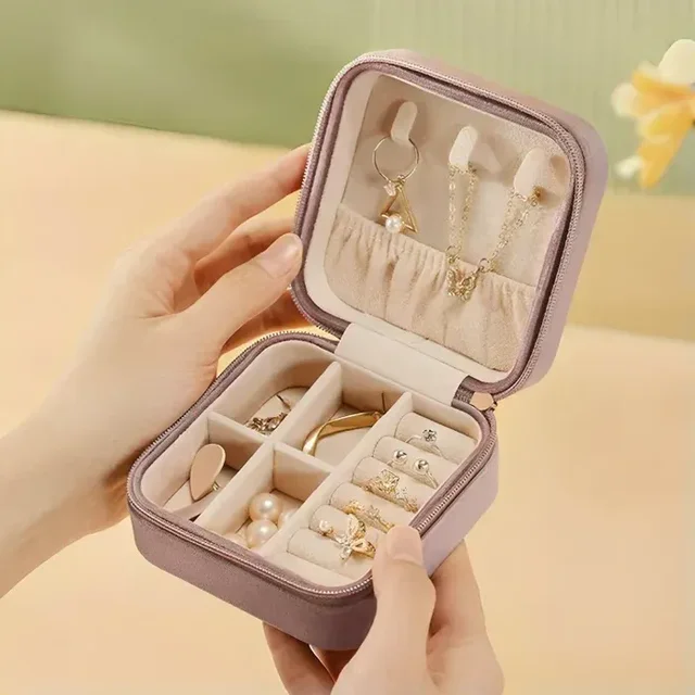 Luxury Velvet Jewellery Box – Portable Travel Jewellery Organizer Case for Rings, Earrings & Necklaces