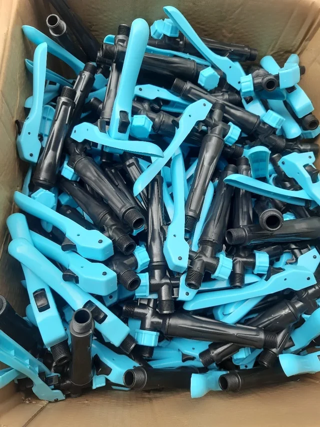 Trigger Blue Handle