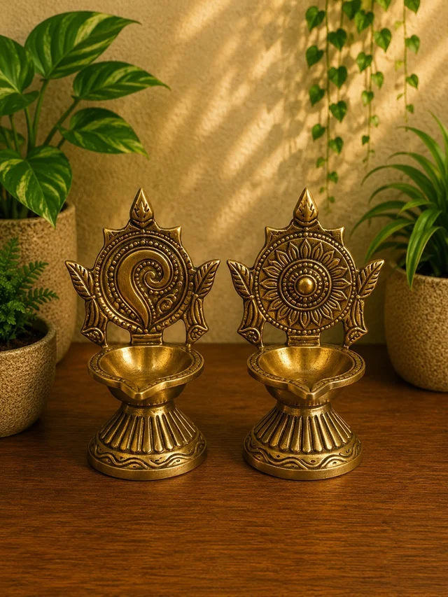 GS Decors Brass Sangu Chakra Diya