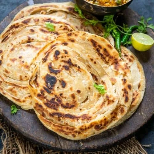 Chicken Chilli+ 1 Lachha Paratha Combo
