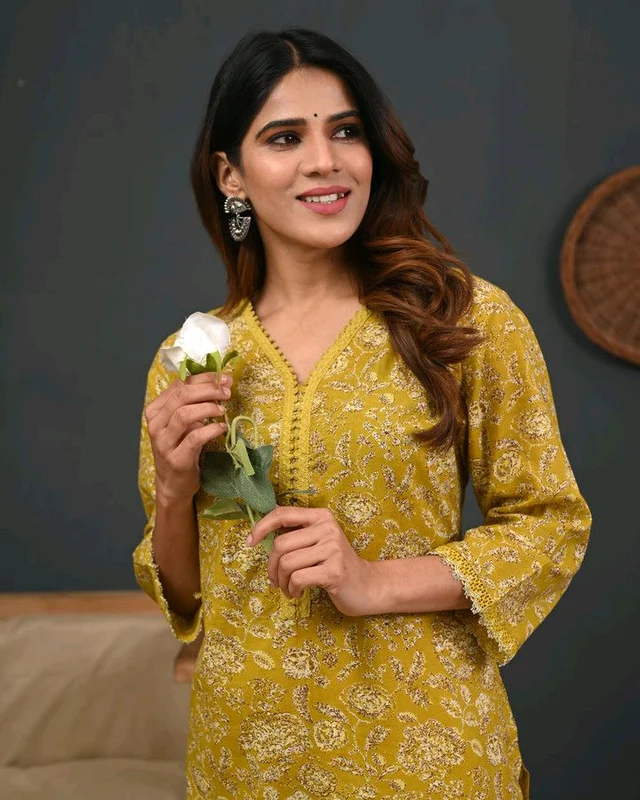 Women Floral Print Pure Cotton A-line Kurta