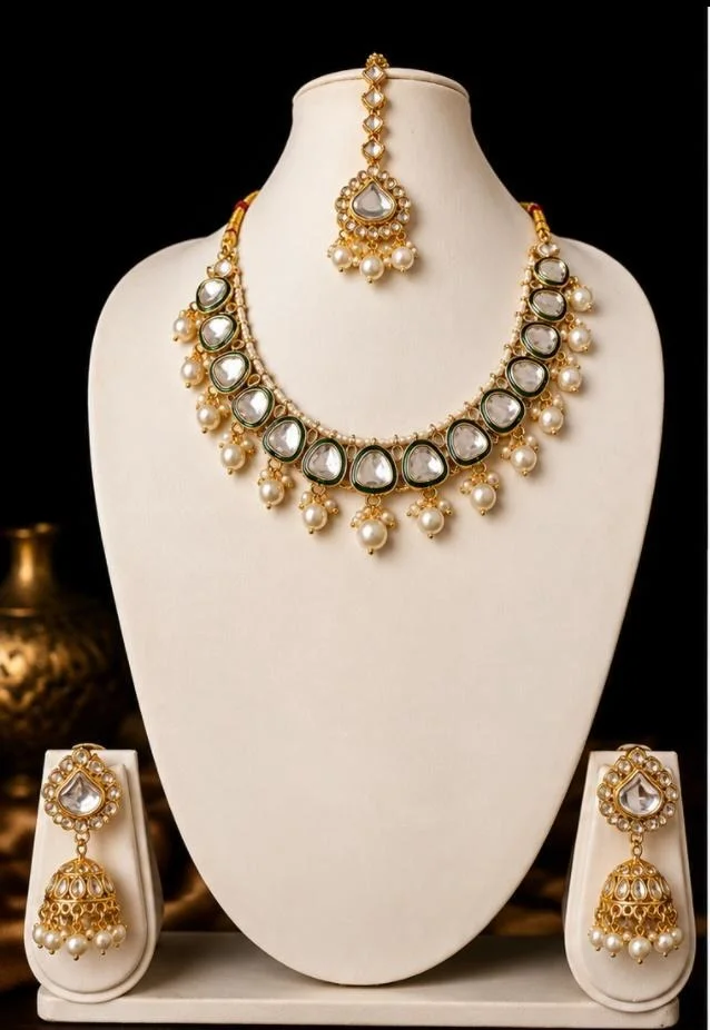 ELEGANT KUNDAN NECKLACE SET